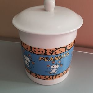 Snoopy Peanuts jar